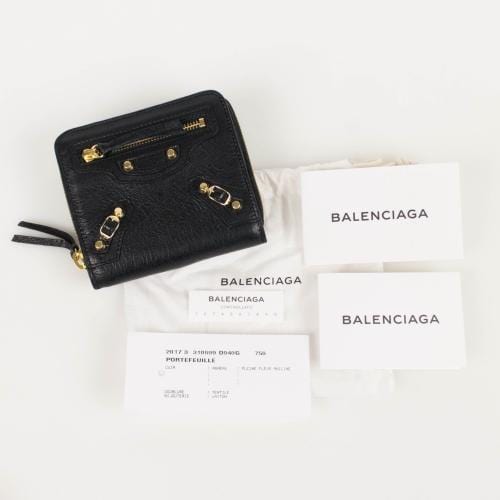 Black Leather Classic Bizar Zip Around Bi-Fold Wallet