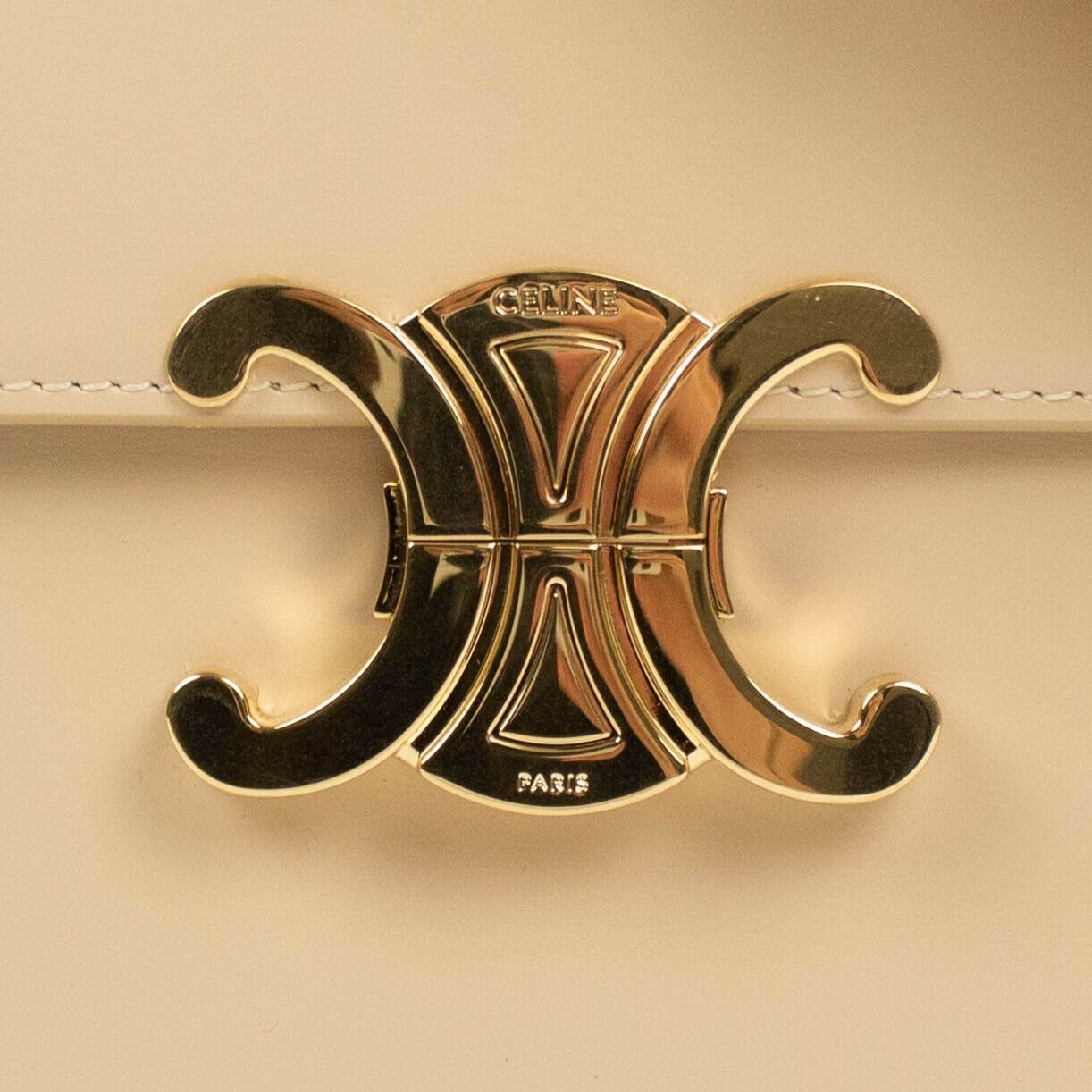 Shiny Calfskin Leather Medium Triomphe Cross Body Bag - Nude