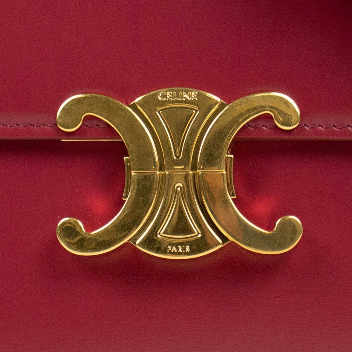 Shiny Calfskin Leather Medium Triomphe Cross Body Bag - Raspberry